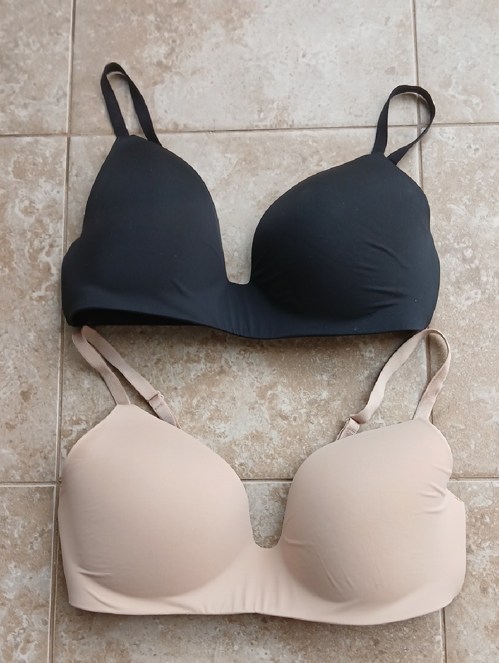 Victoria's Secret 36D Lightly Lined Wireless T-Shirt Bras - Black & Nude